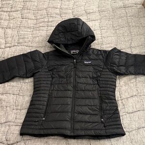 Patagonia Black Quilted Hooded Jacket women’s Small
